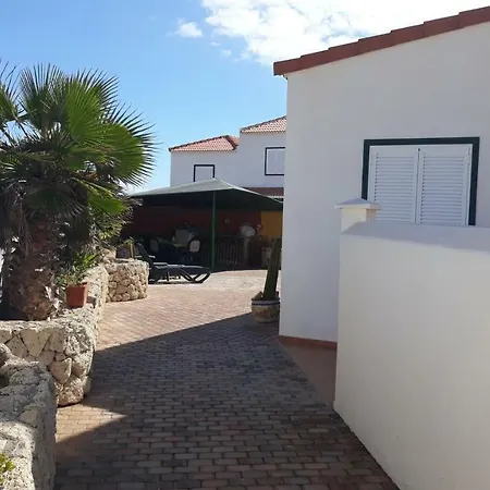Casa Equipo Fuerte بيت للعطل *